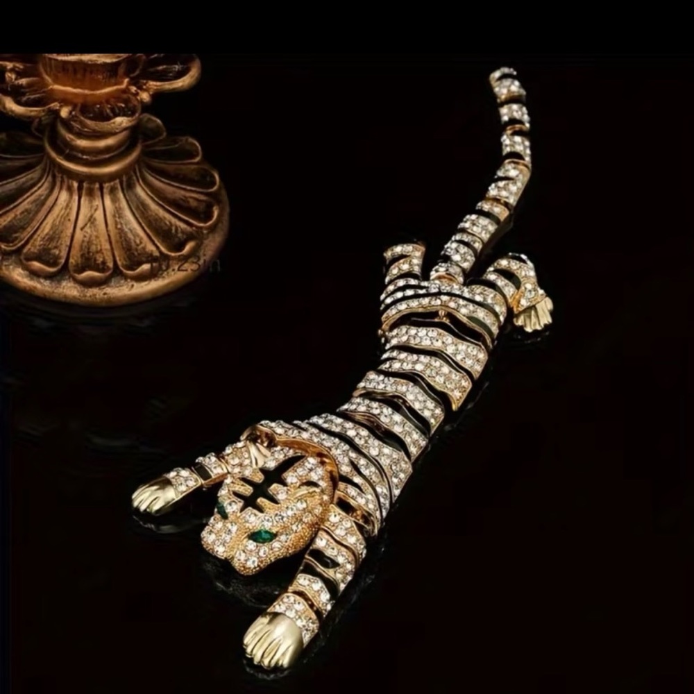 🎉NEW BOUTIQUE LARGE TIGER BROOCH🎉